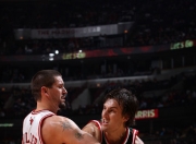 雷火电竞下载-公牛横扫雄鹿，保罗扛起全队