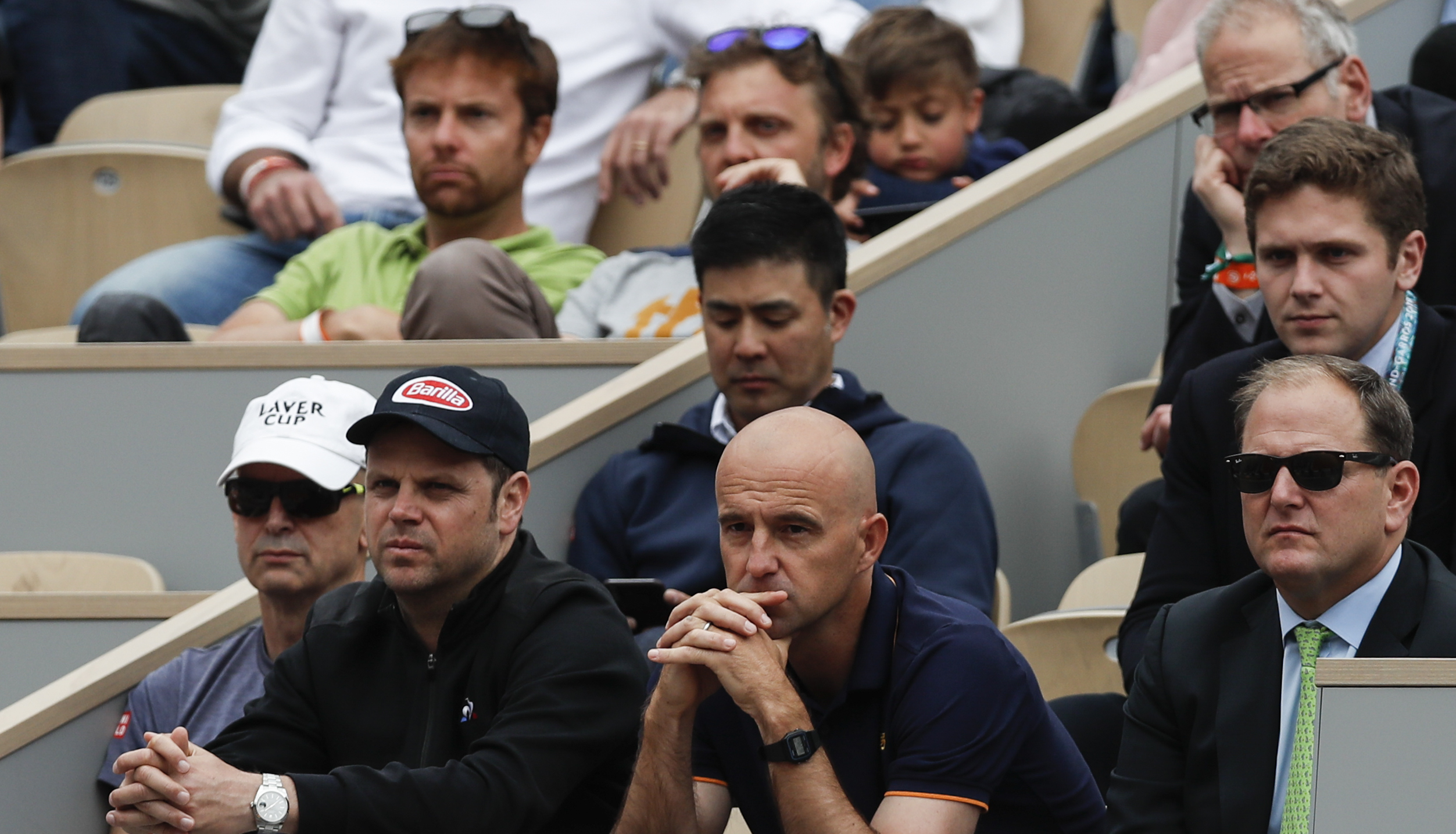 法国网球队鏖战意大利网球队,费德勒制霸全场 法国网球队鏖战意大利网球队,费德勒制霸全场