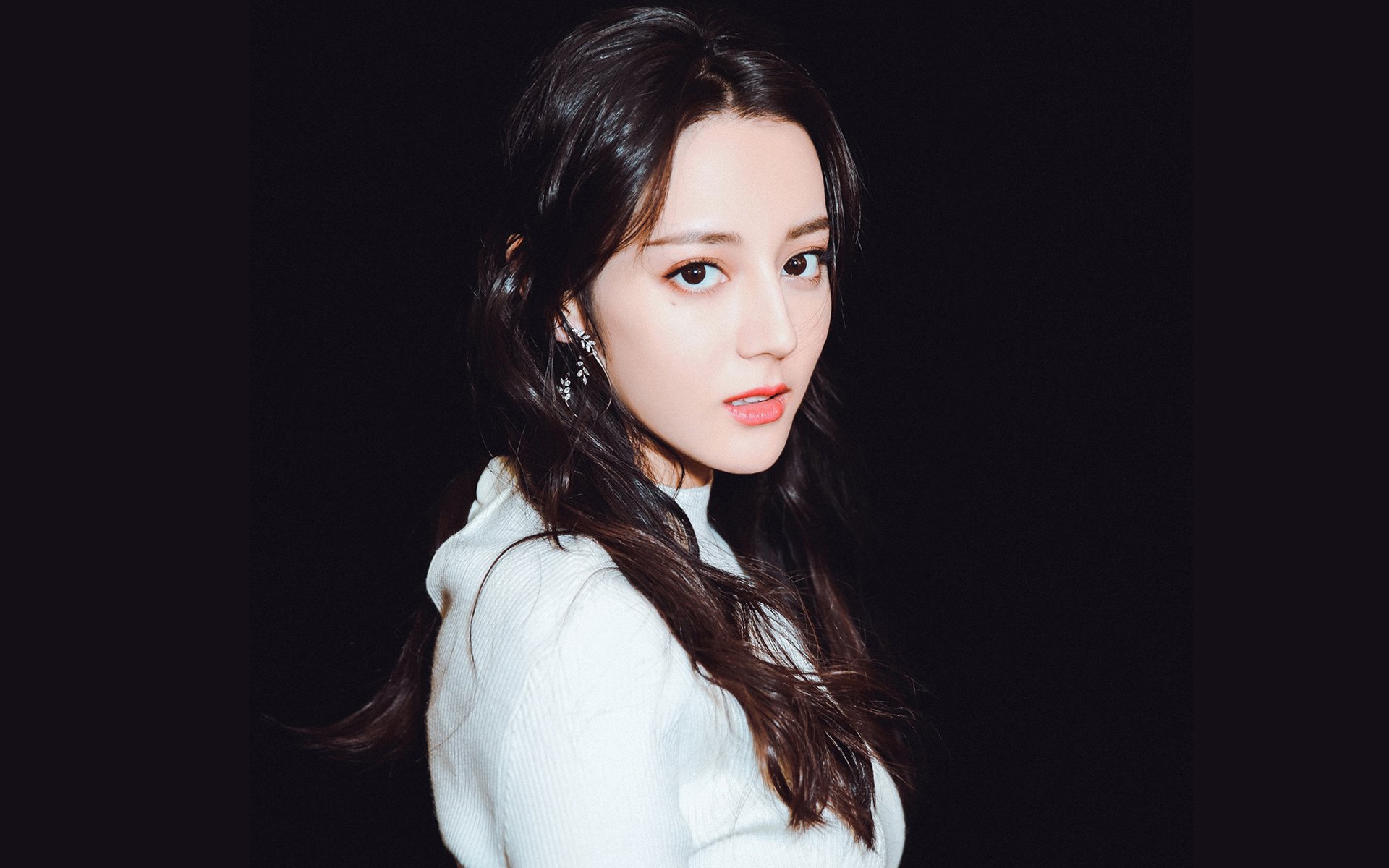 王座争夺夜，绿茵战场，斯通斯以沉默的棋步完成致命压制